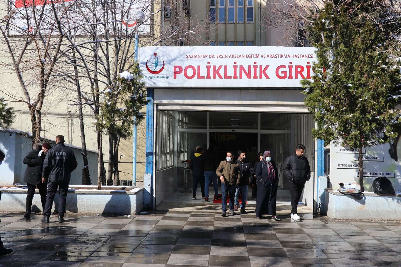 Doktorlar greve gidince hastalar tedavi olamadı Doktorlar greve gidince hastalar tedavi olamadı